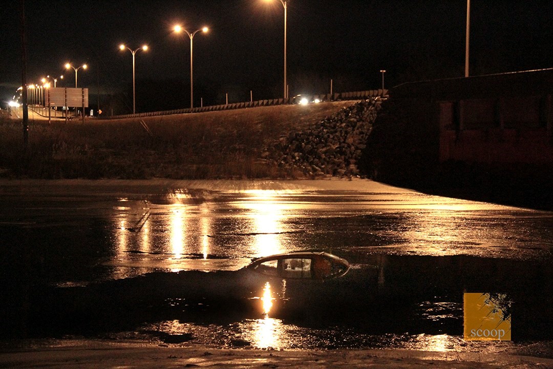 Un couple termine sa course dans les eaux froides du lac des Deux-Montagnes