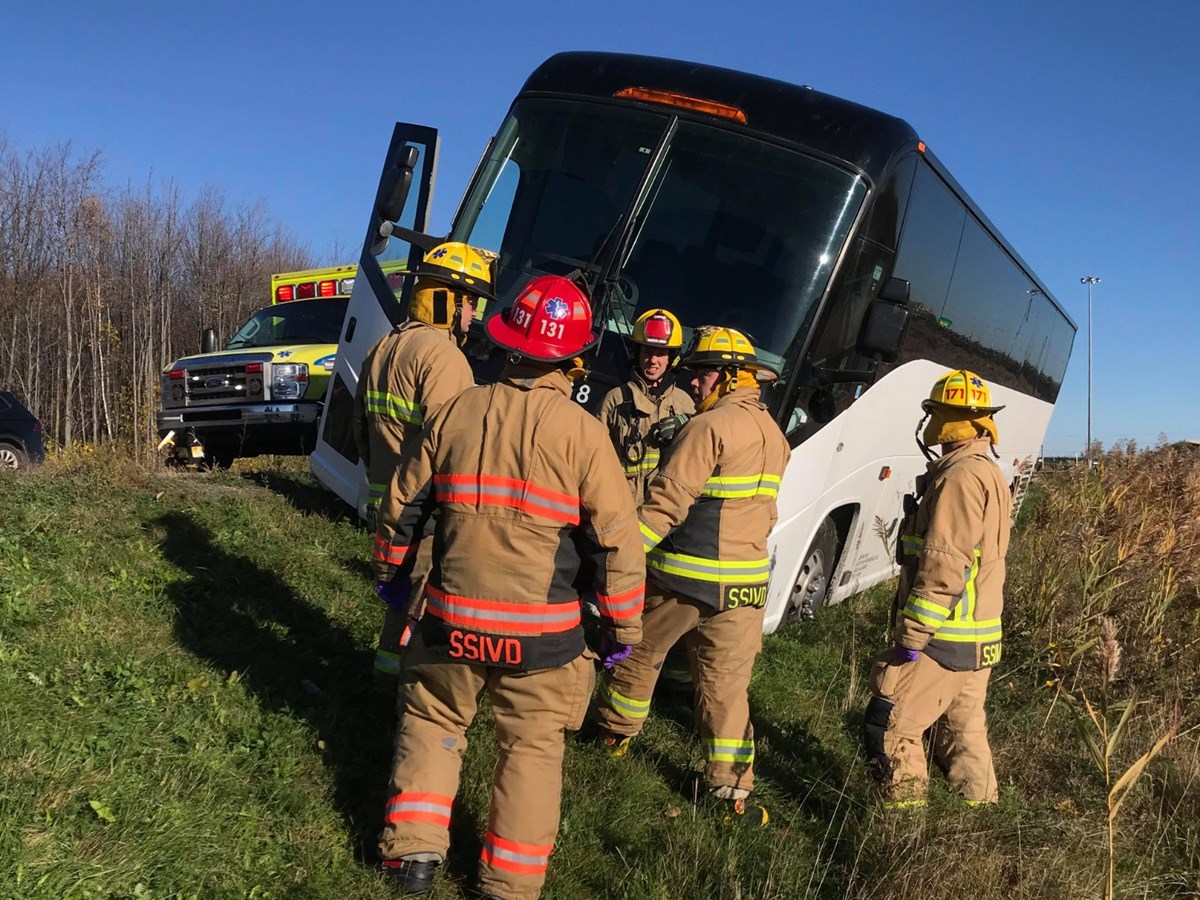 Un autobus fait une sortie de route à Vaudreuil-Dorion