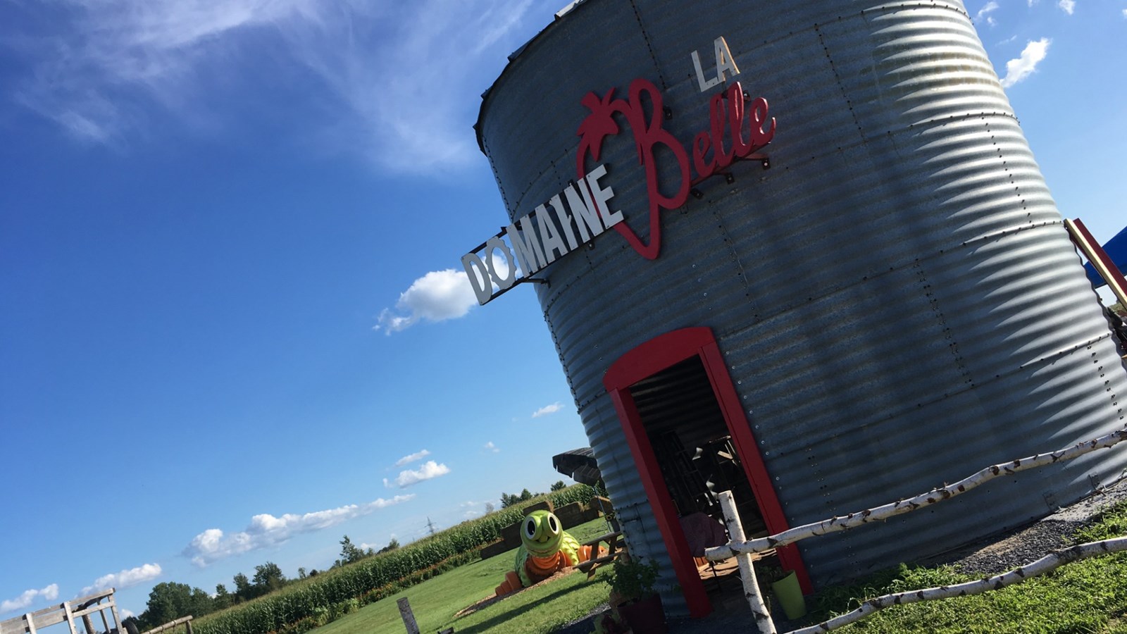 Le Domaine La Belle, situé sur la route 201 à Coteau-du-Lac offre plusieurs activités pour toute la famille 