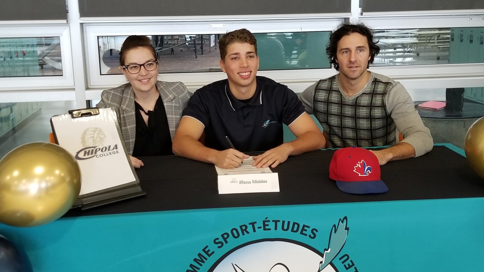 Alfonso Villalobos signe avec le Chipola Junior College en Floride