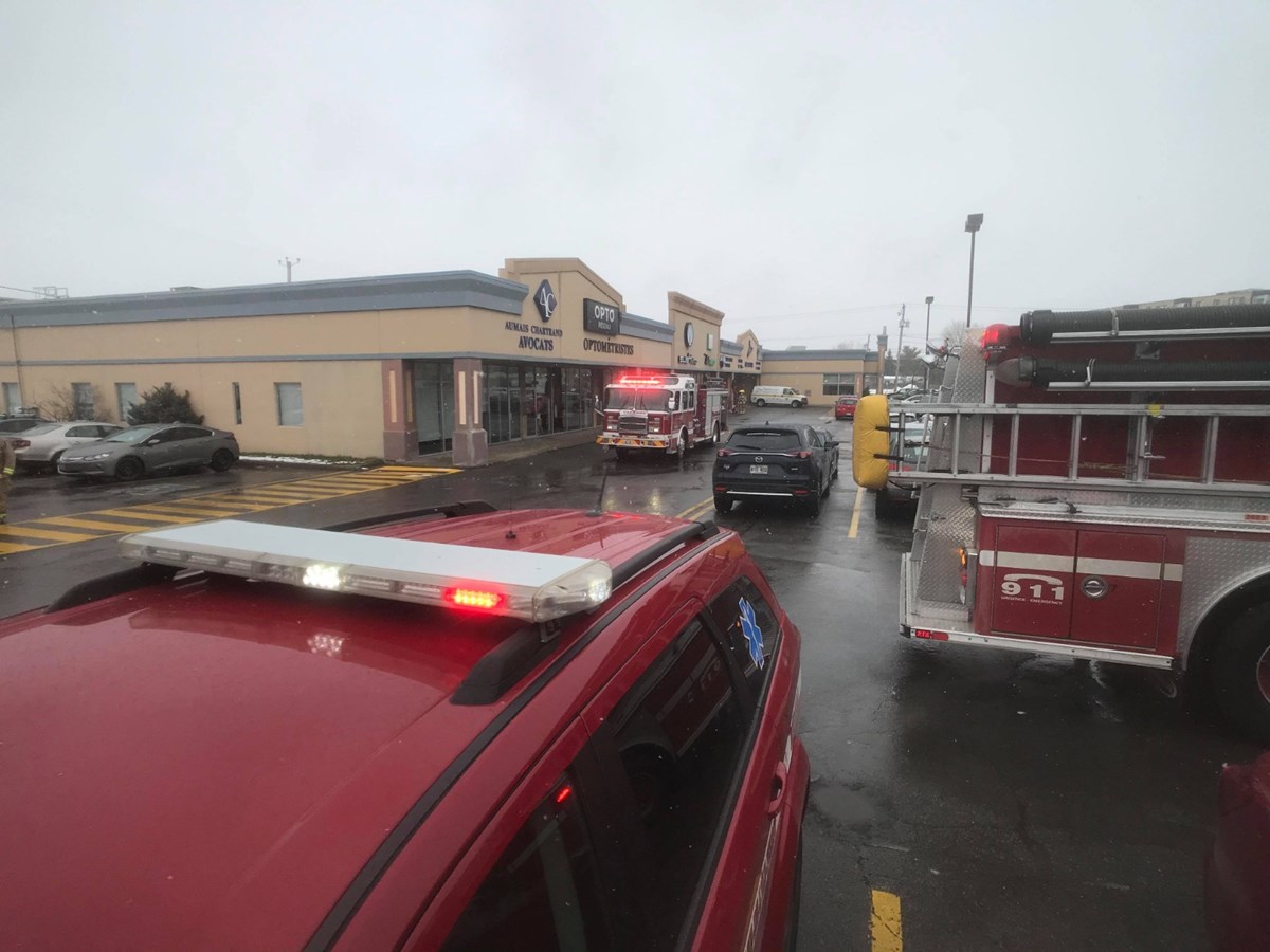 Un nouveau système de chauffage monopolise une vingtaine de pompiers à L'Île-Perrot