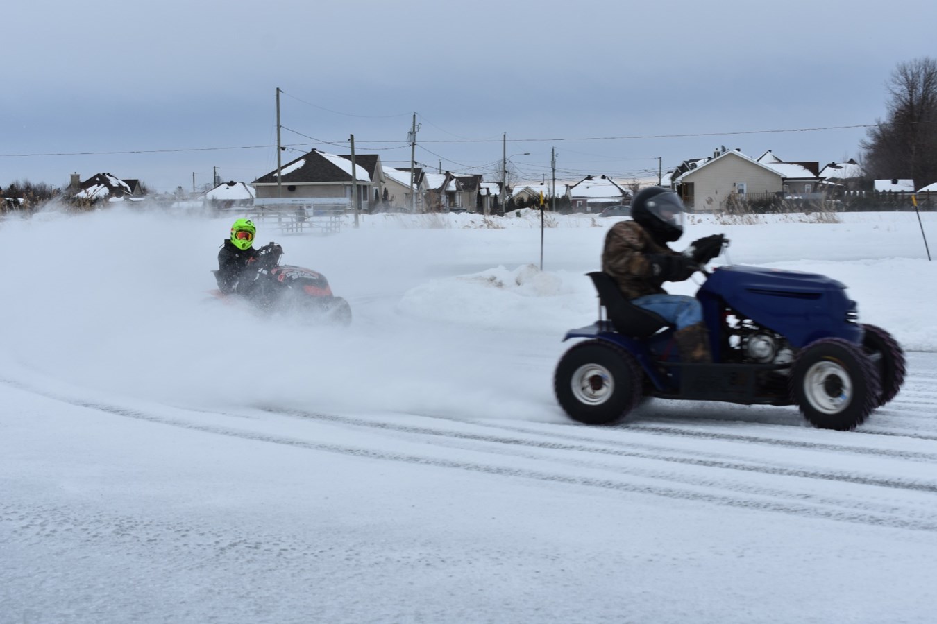 Grand prix de tracteurs à gazon sur glace : inscrivez-vous