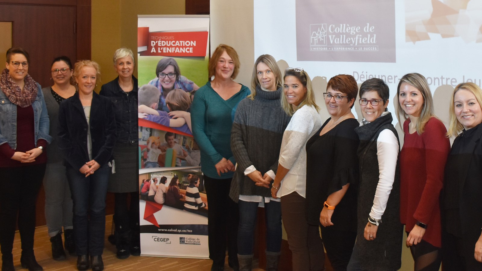 En février dernier, des enseignantes du département Techniques d’éducation à l’enfance recevaient la visite des responsables et intervenantes des différents milieux partenaires ayant collaboré à cette formule d’apprentissage pendant l’automne.