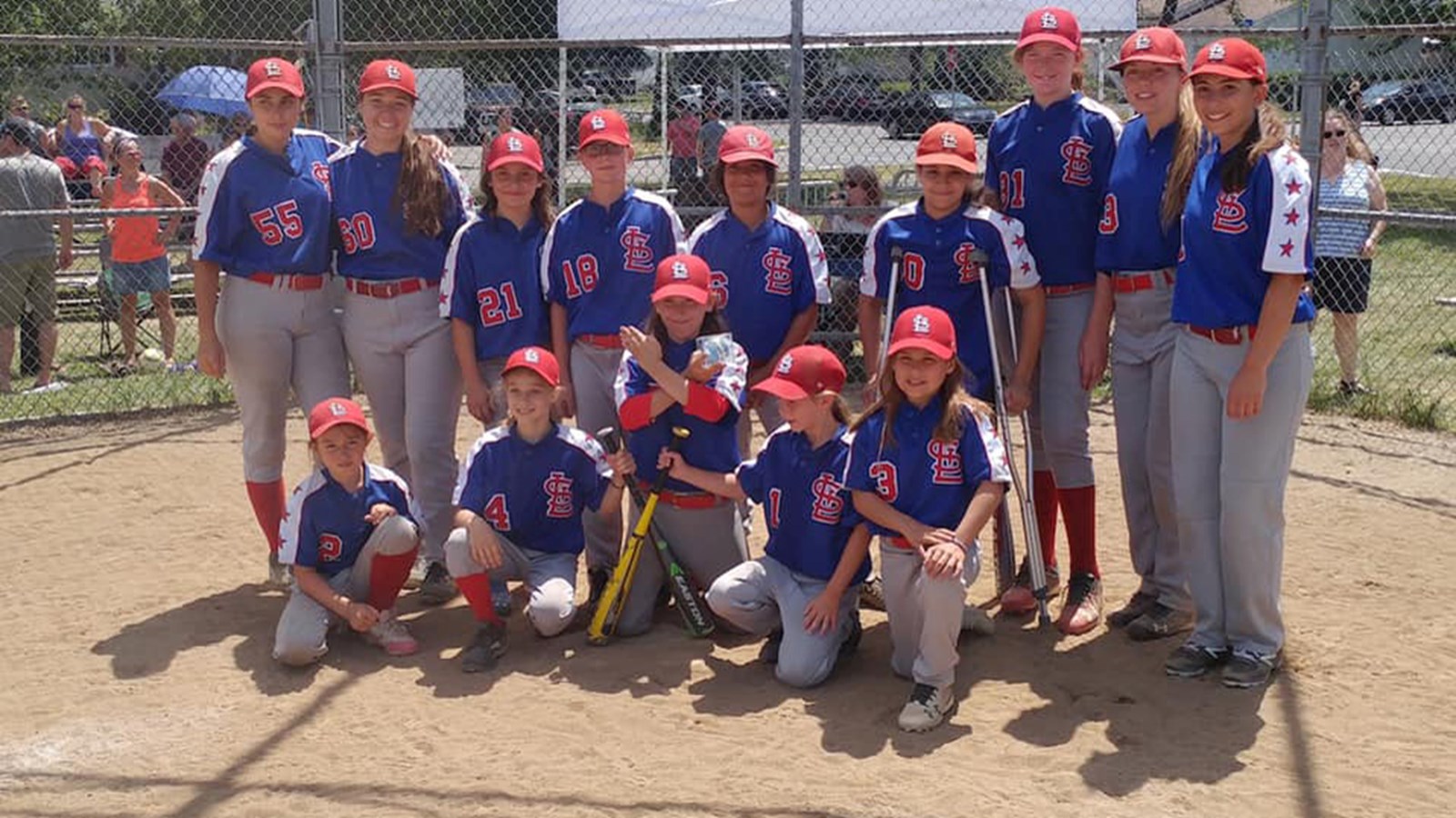 L'équipe de baseball féminin du Lac St-Louis permet à des filles de tous âges de la région de pratiquer cette discipline sportive. 