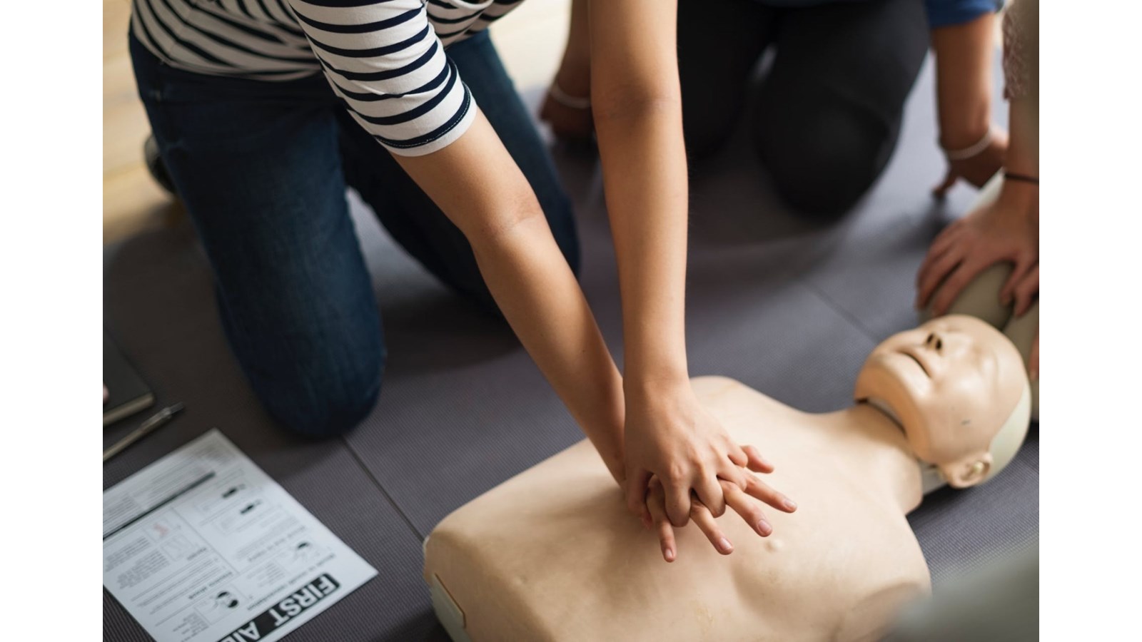 Formation de premiers soins adaptée pour les ados
