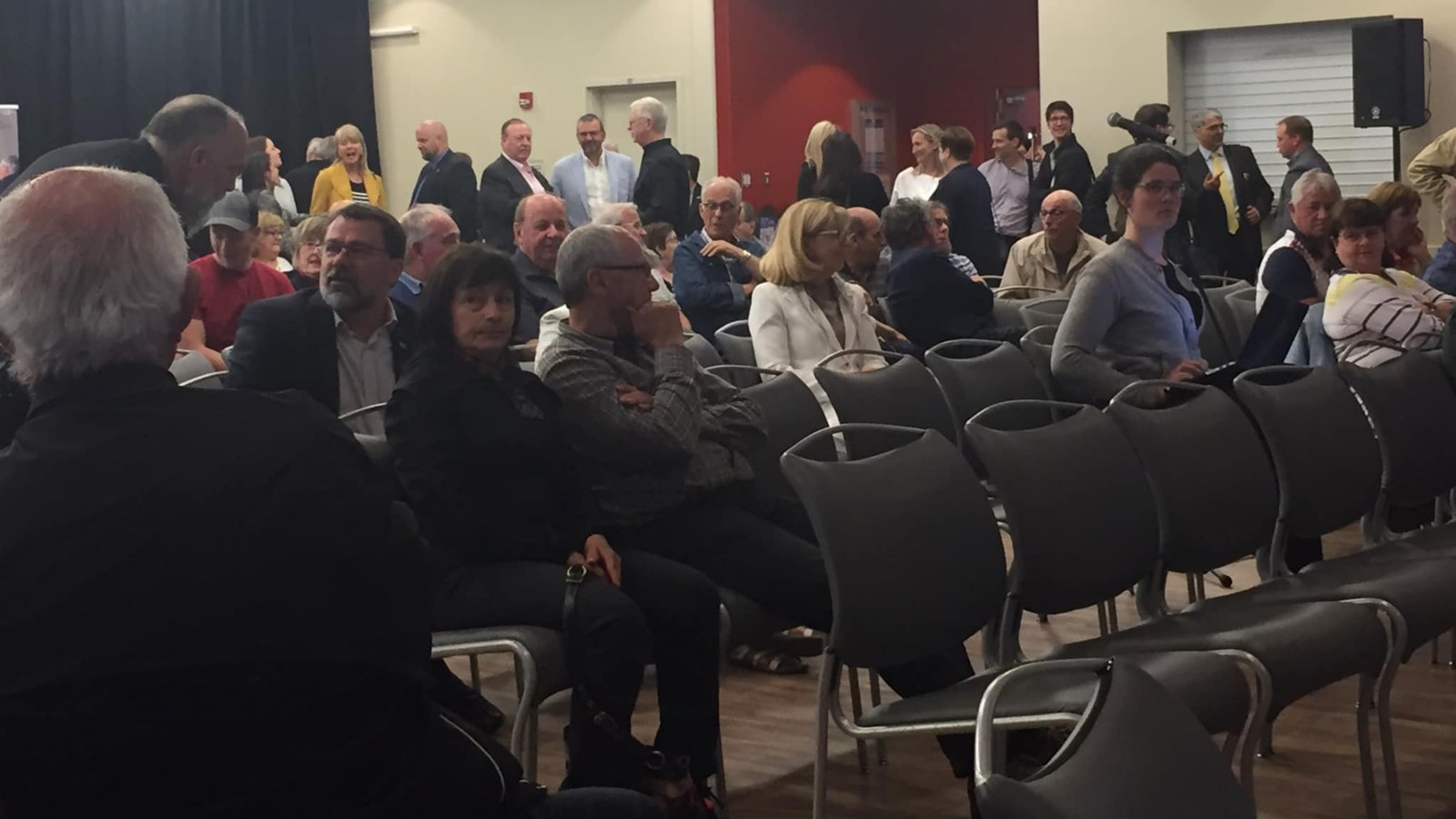 Près de 150 personnes assistent à la séance d'information pour le futur hôpital