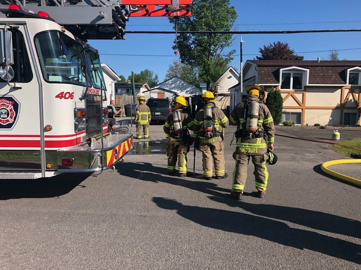 Des cendres causent un incendie à Pincourt