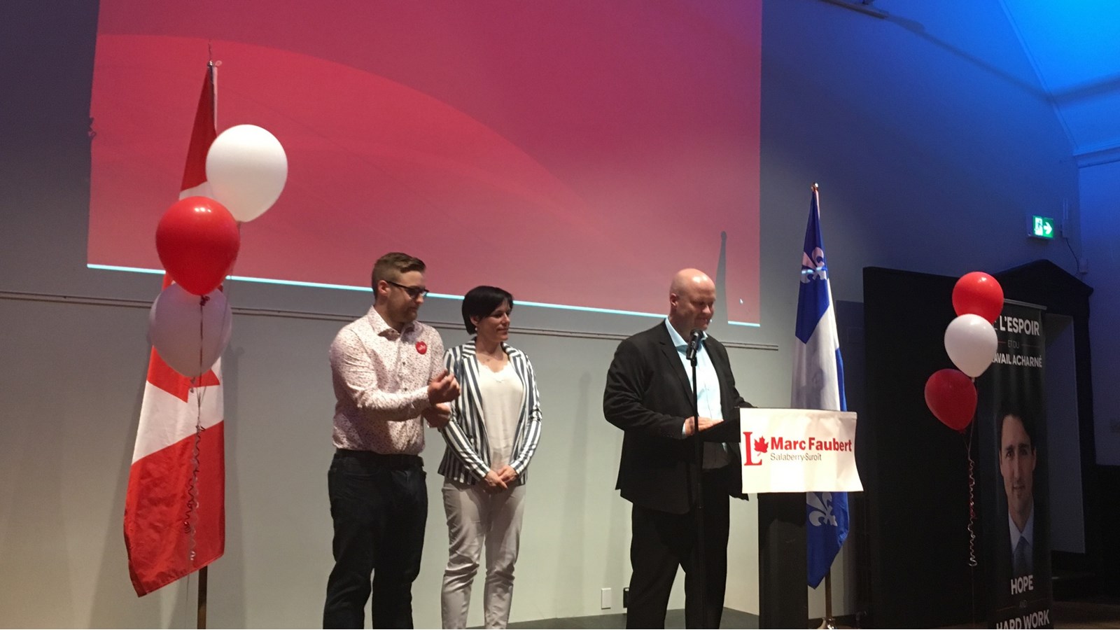 Avant de s'embarquer dans cette aventure, Marc Faubert précise avoir consulté plusieurs proches dont sa femme, son fils et sa fille (absente). 