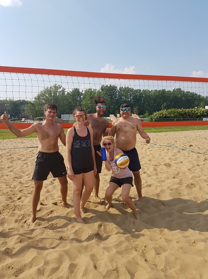 Un tournoi de volleyball qui rapporte beaucoup au Centre prénatal et jeunes familles