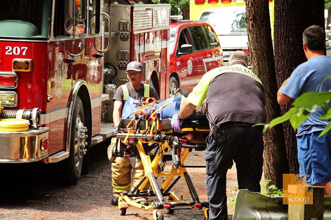 Un arbre tombe sur une tente-roulotte et fait deux blessés à Rigaud