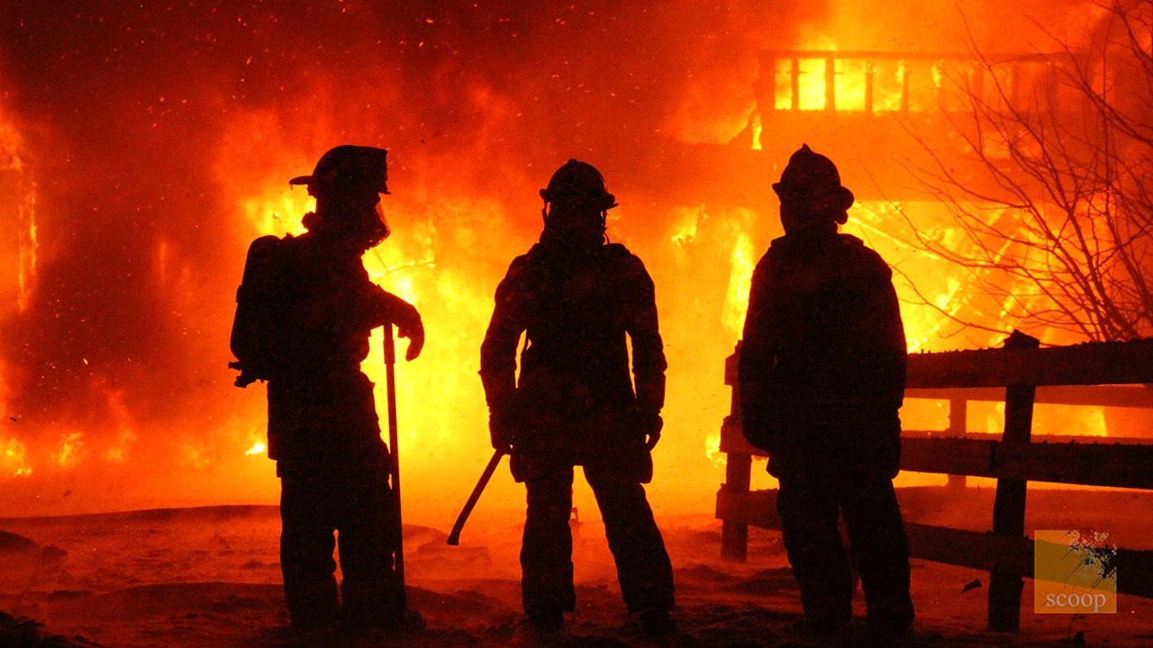 Un violent incendie détruit une écurie de Rigaud