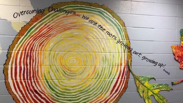 Madeleine Turgeon signe une nouvelle oeuvre à l’école Birchwood