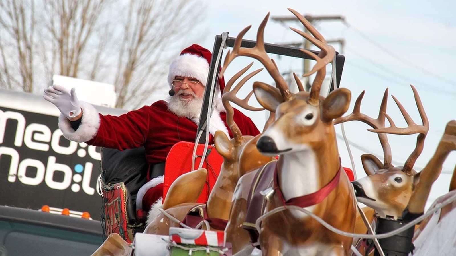 Plaisir et sourires au rendez-vous lors du défilé de Noël de Saint-Zotique