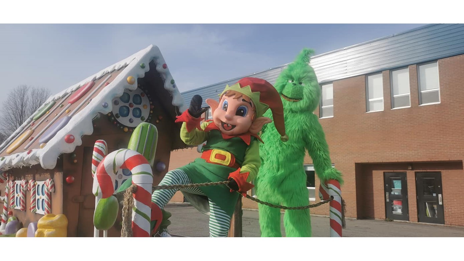 Plaisir et sourires au rendez-vous lors du défilé de Noël de Saint-Zotique