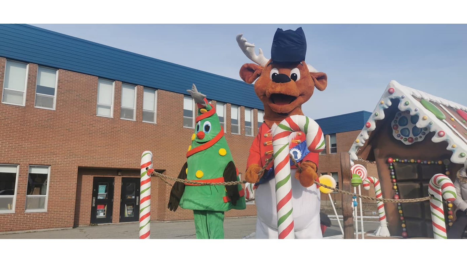 Plaisir et sourires au rendez-vous lors du défilé de Noël de Saint-Zotique