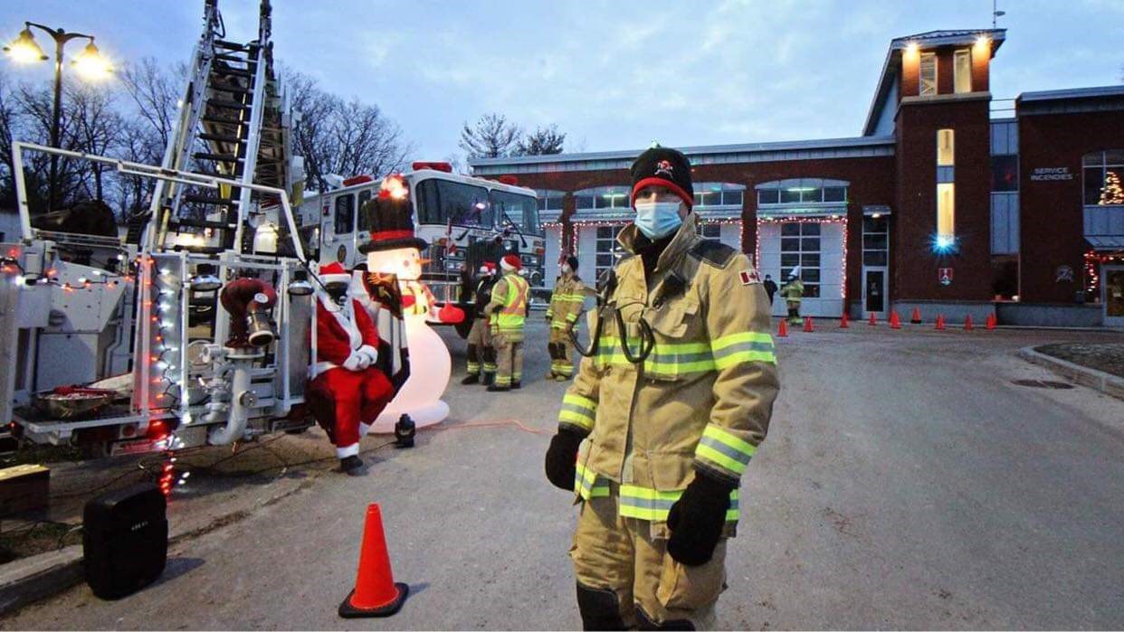 Père Noël à l’auto pour les familles de Hudson
