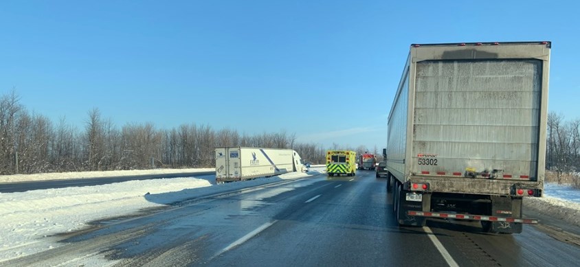 Sortie de route sur la 40 est à Vaudreuil-Dorion