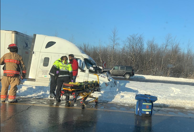 Sortie de route sur la 40 est à Vaudreuil-Dorion