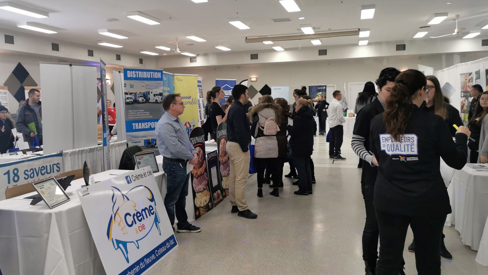Plus de 600 emplois offerts au Salon de l'emploi étudiant