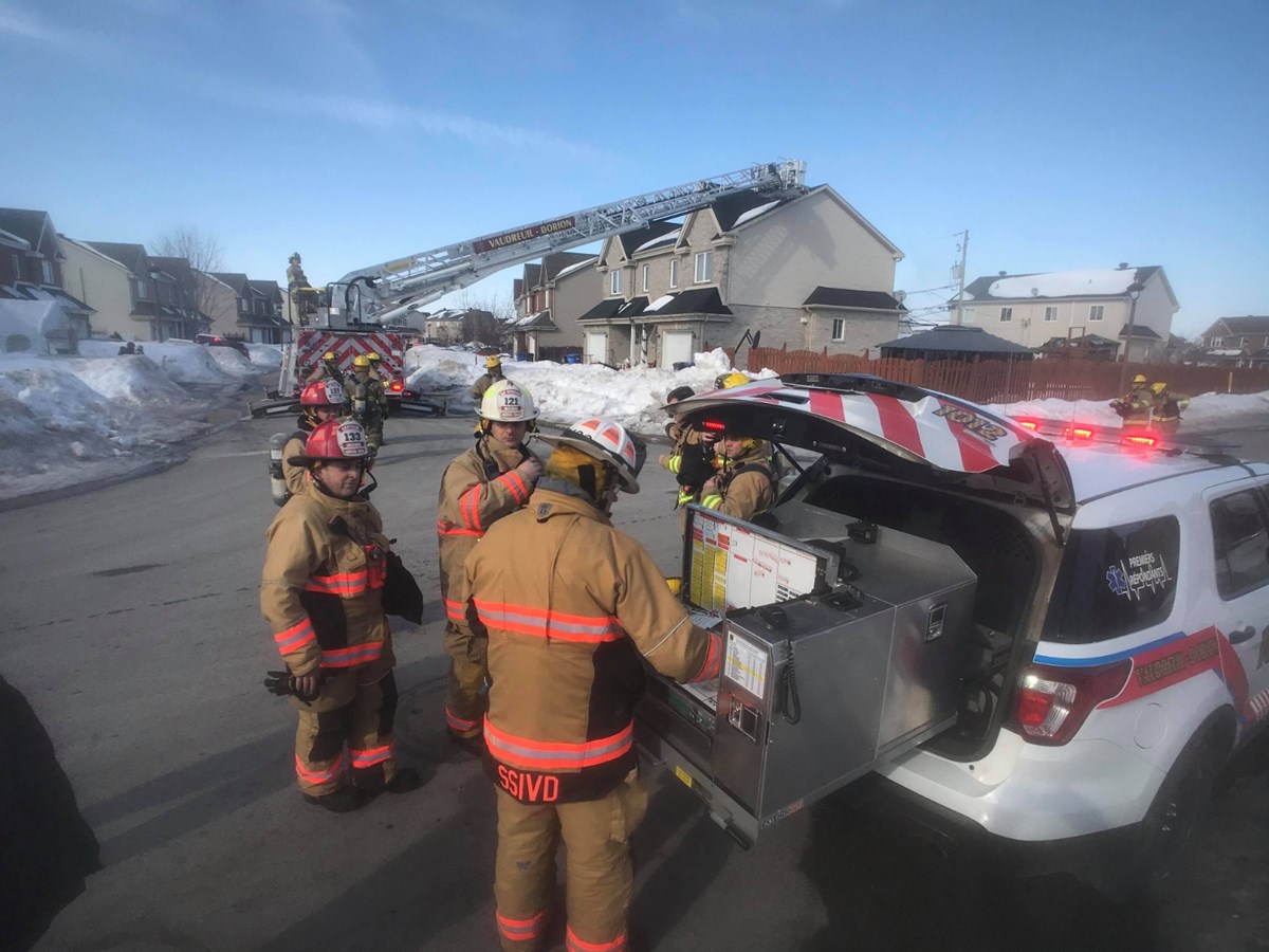 Incendie sur la rue Léo-Gravelle à Vaudreuil-Dorion