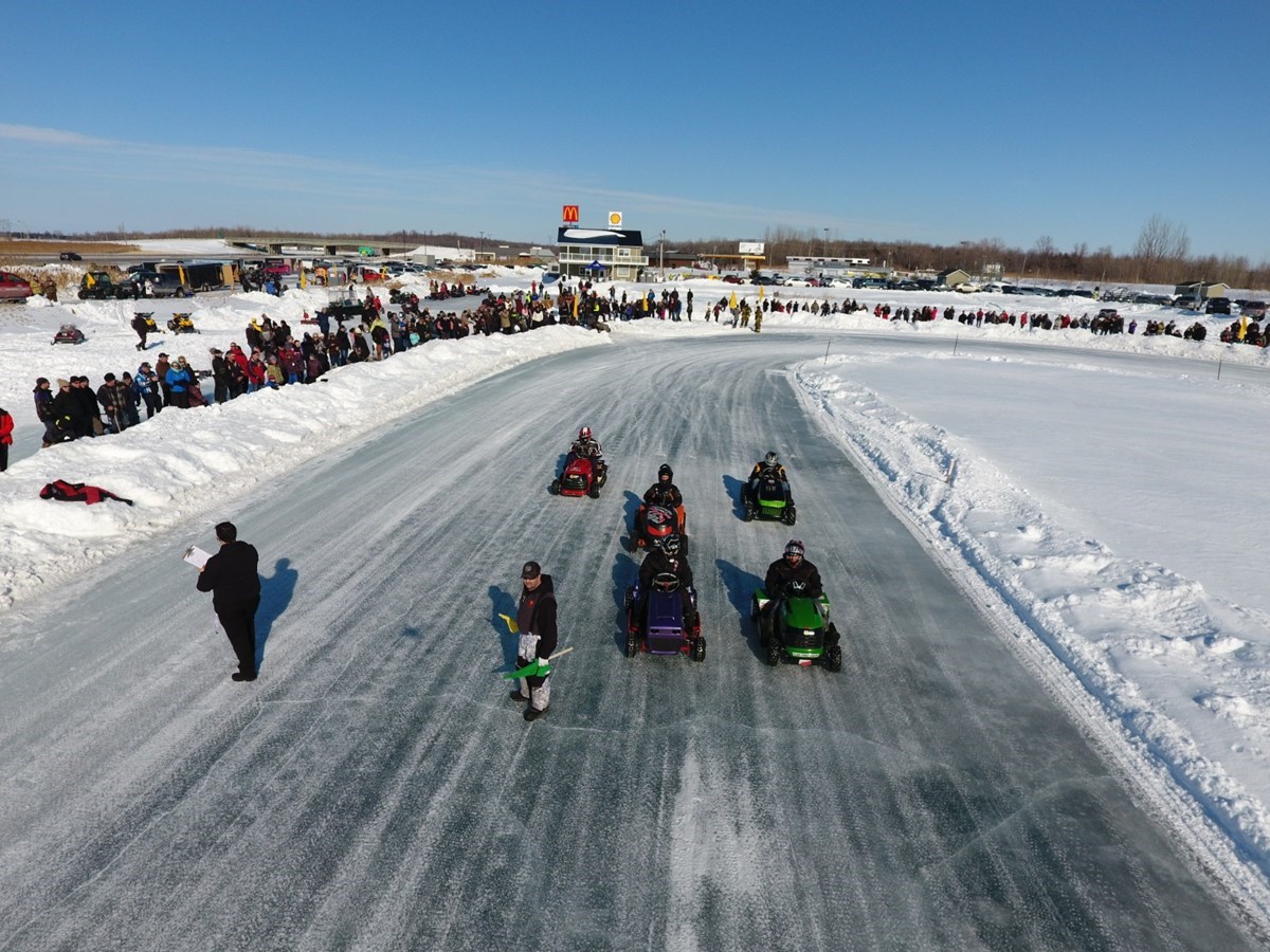 Saint-Zotique annule son Grand prix de tracteurs à gazon sur glace
