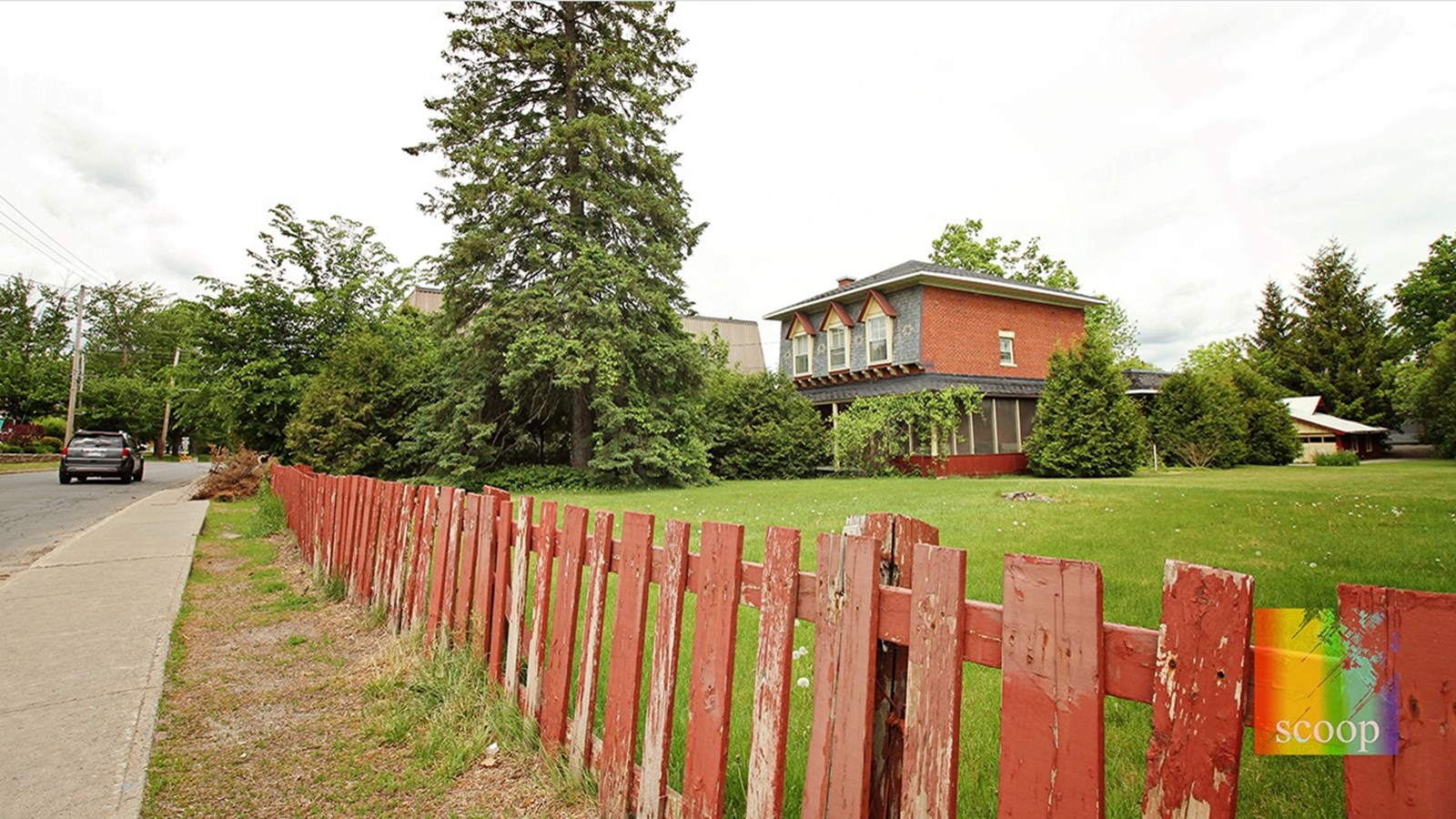 La maison plus que centenaire, construite en 1856 et sise au 498 rue Main pourrait très bientôt disparaître du paysage de Hudson.