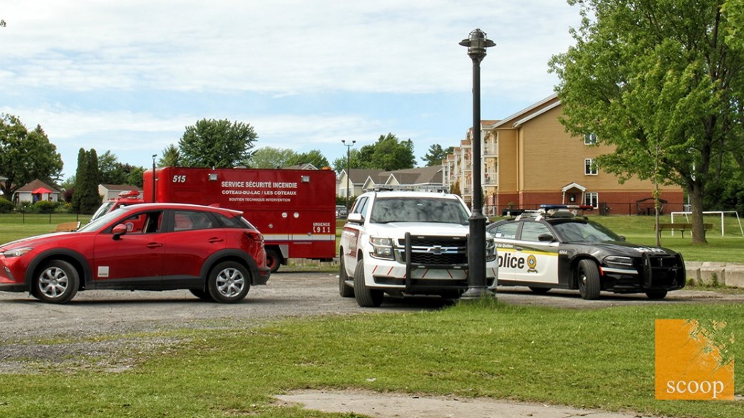 Opération nautique en cours près du pont Monseigneur-Langlois à Coteau-du-Lac