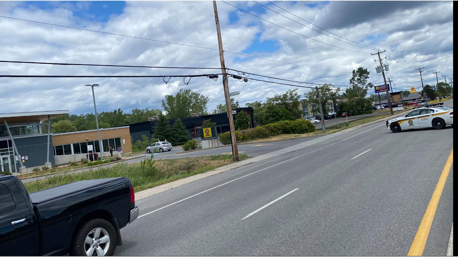 Une autopatrouille de la SQ a été impliquée dans un accident en face du poste de Vaudreuil