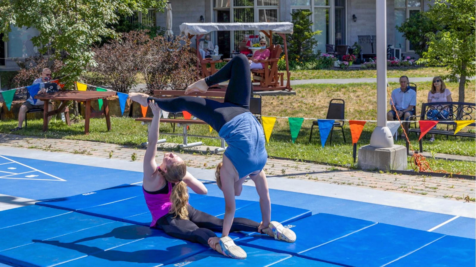 La troupe des Citadins performe pour les aînés de Vaudreuil-Dorion