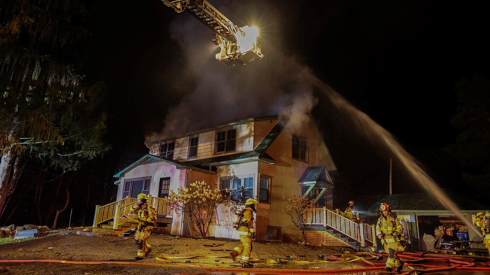 Les flammes endommagent lourdement une résidence de Hudson