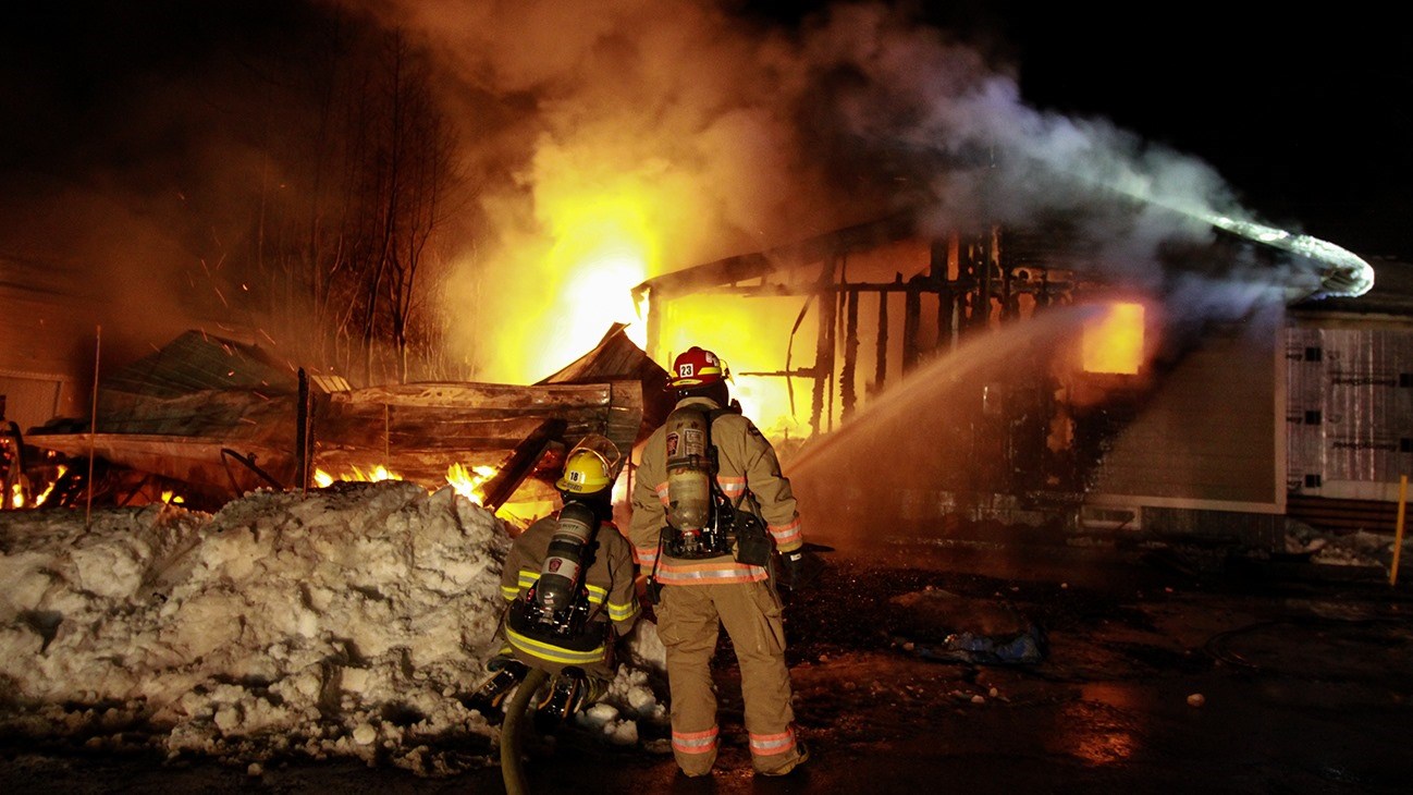Un chalet est détruit par les flammes à Rivière-Beaudette