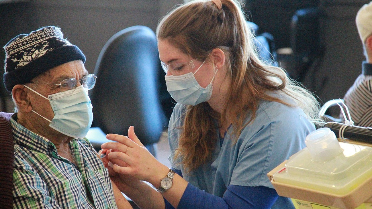Visite de la clinique de vaccination contre la COVID-19 de Vaudreuil-Dorion