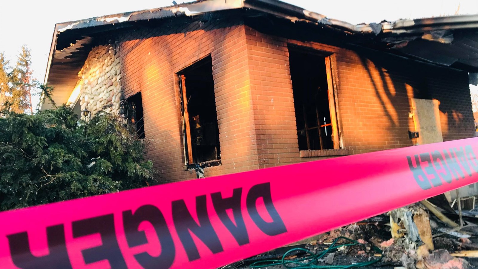 Un violent incendie ravage une résidence de Coteau-du-Lac