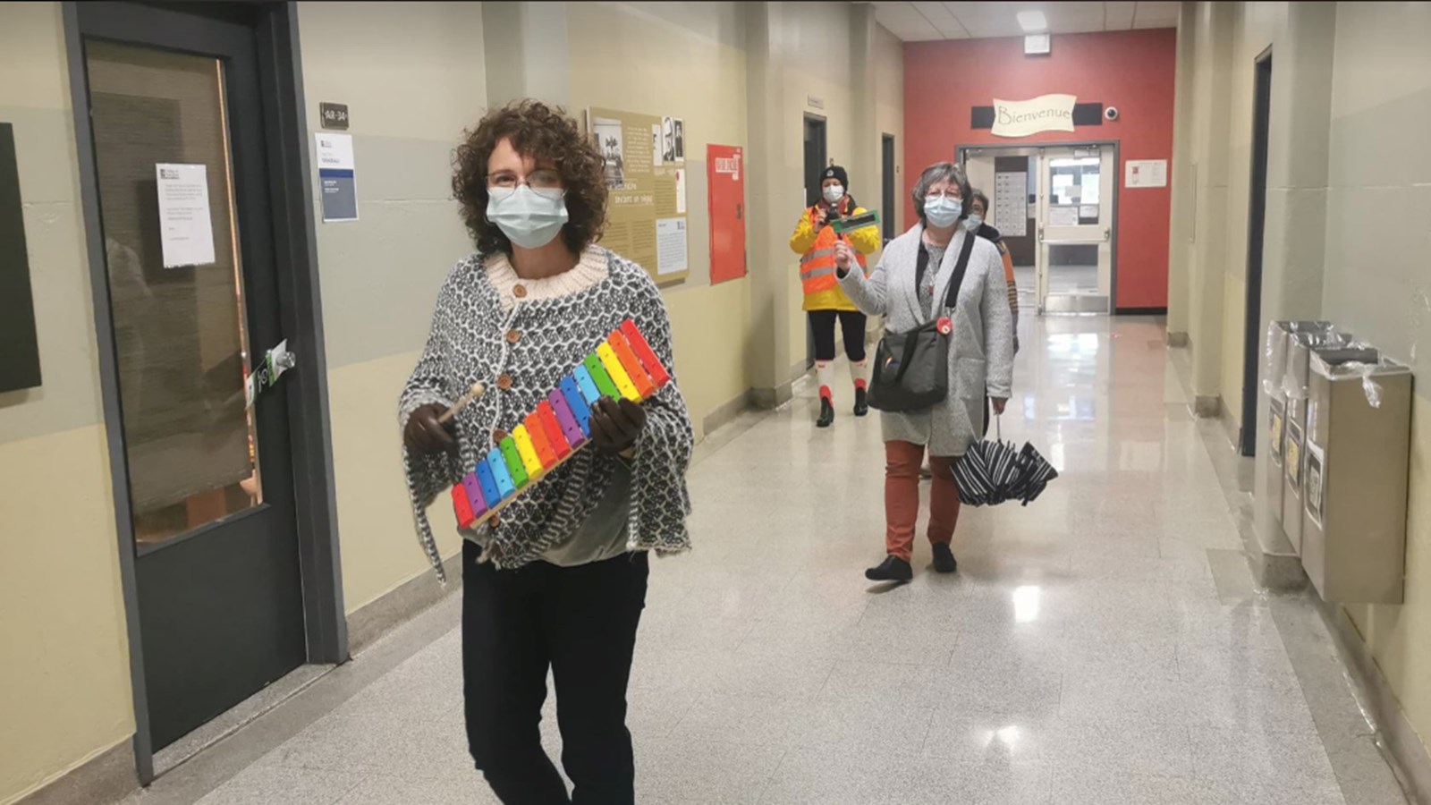 Les enseignants du Collège de Valleyfield font du tintamarre pour se faire entendre 