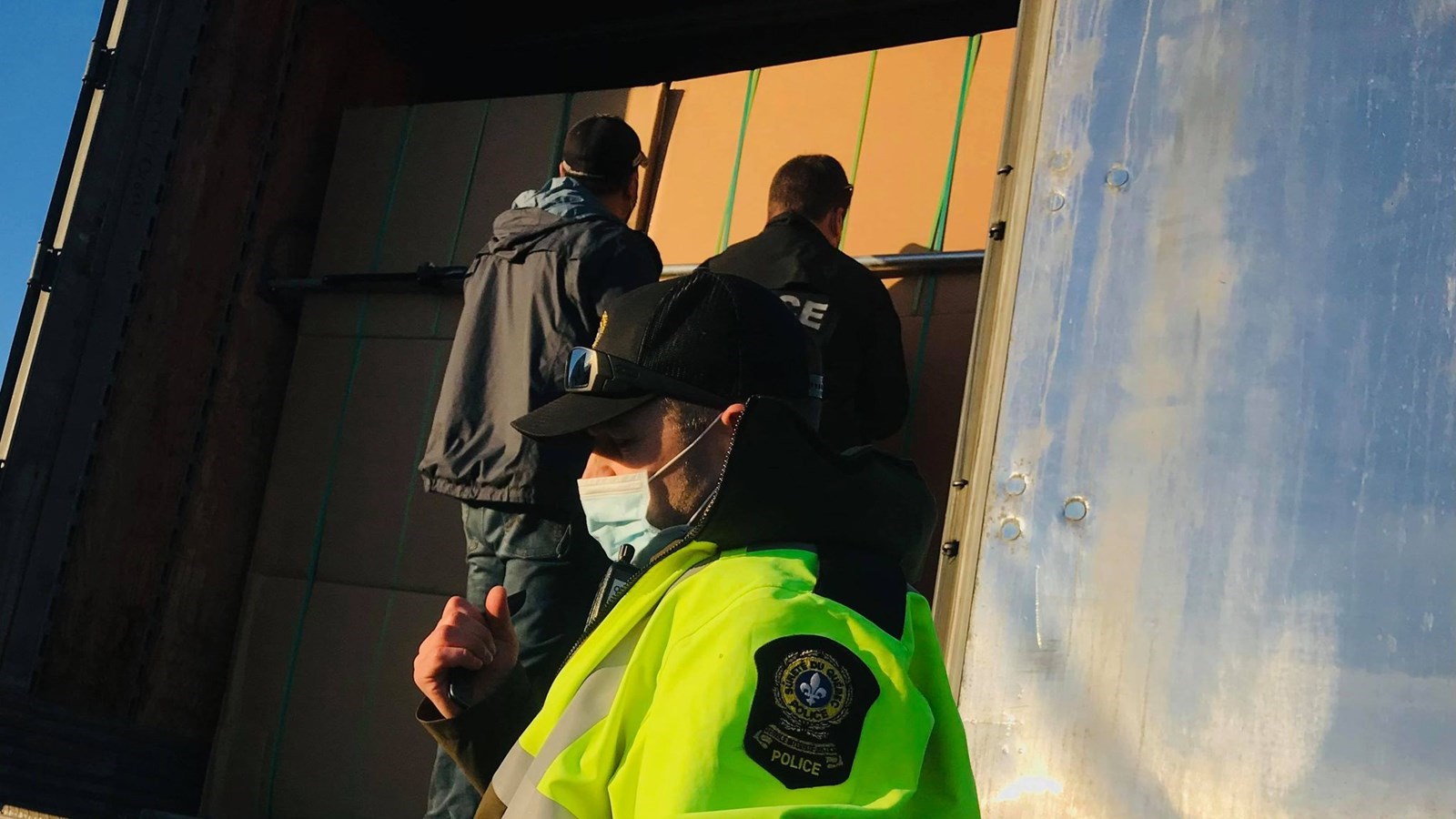 Saisie de 13 000 kilos de tabac à Rivière-Beaudette