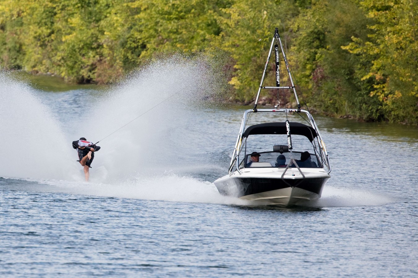 La compétition de ski nautique pieds nus sera de retour dans le canal de Soulanges