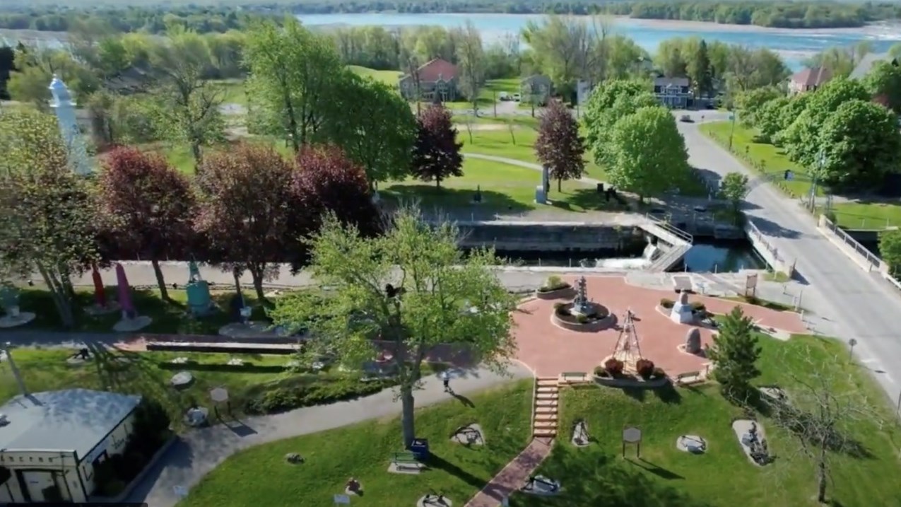 60 ans d'histoire, en images pour Pointe-des-Cascades