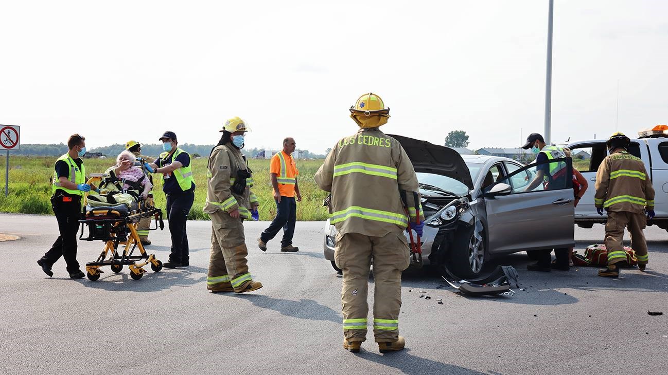 Collision à les Cèdres: une dame âgée est transportée à l'hôpital