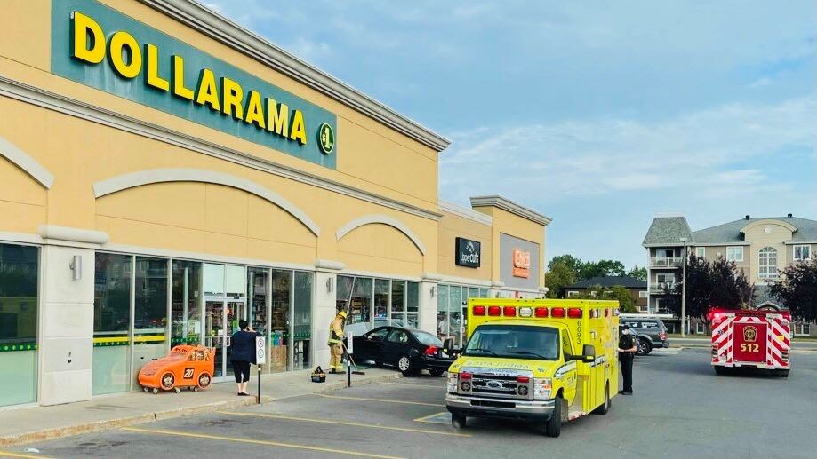 Une automobiliste fracasse une vitrine à Vaudreuil-Dorion