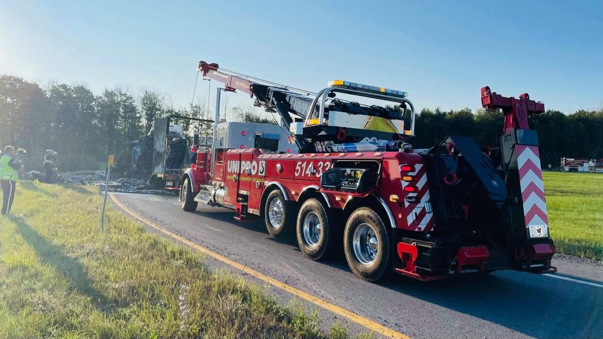 Feu de remorque sur l’autoroute 20