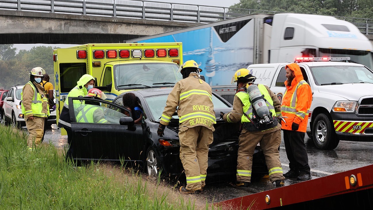 Aquaplanage sur l'autoroute 20 à Rivière-Beaudette