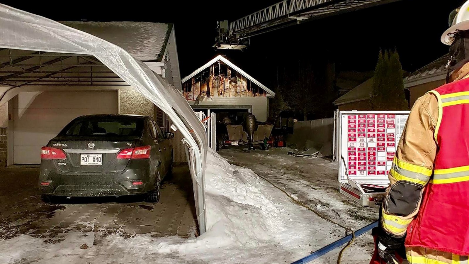 Un garage détruit par les flammes cette nuit à Coteau-du-Lac