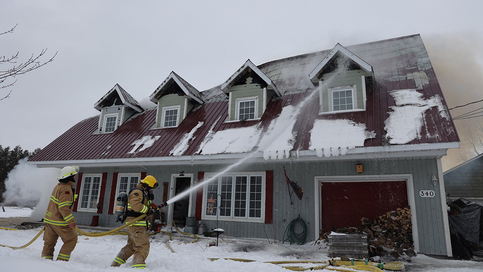 Un violent incendie ravage une résidence de Rigaud
