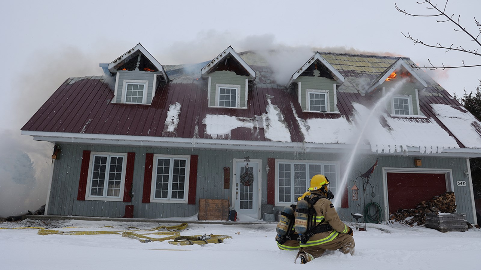 Un violent incendie ravage une résidence de Rigaud