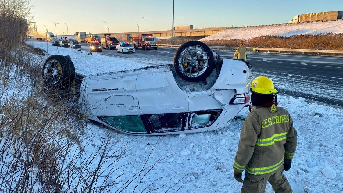 Un jeune homme de l'Ontario arrêté à la suite de l'embardée spectaculaire sur l'autoroute 20