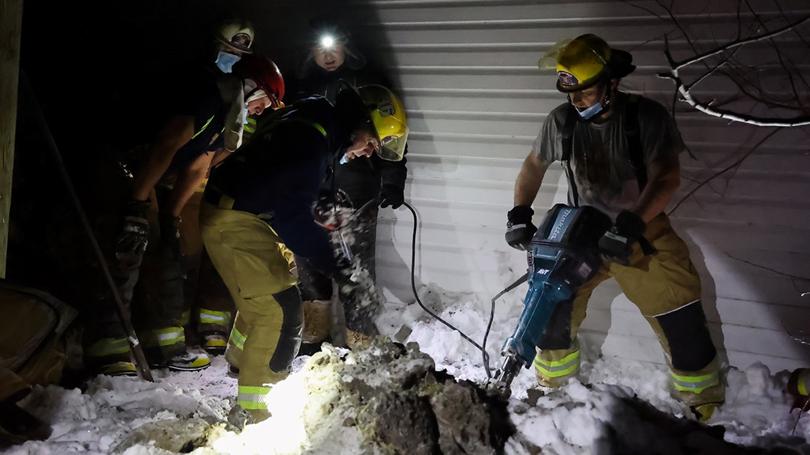 Les pompiers de Saint-Zotique sauvent un chien d’une mort certaine