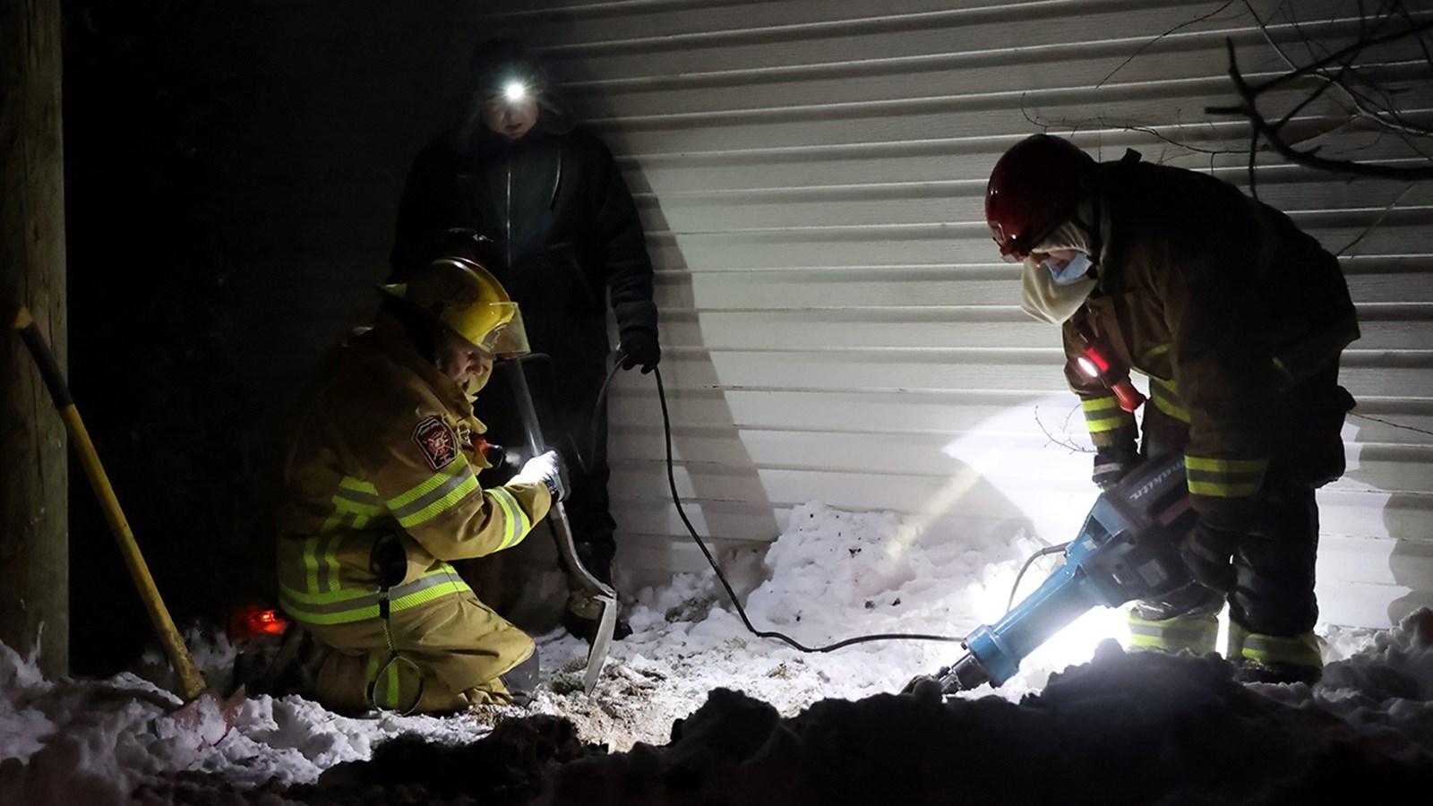 Les pompiers de Saint-Zotique sauvent un chien d’une mort certaine