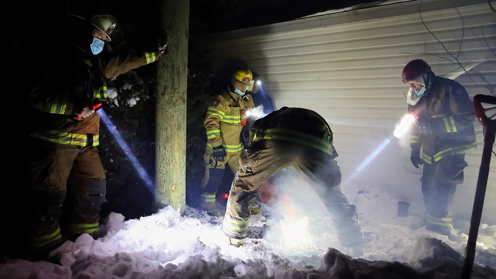 Les pompiers de Saint-Zotique sauvent un chien d’une mort certaine