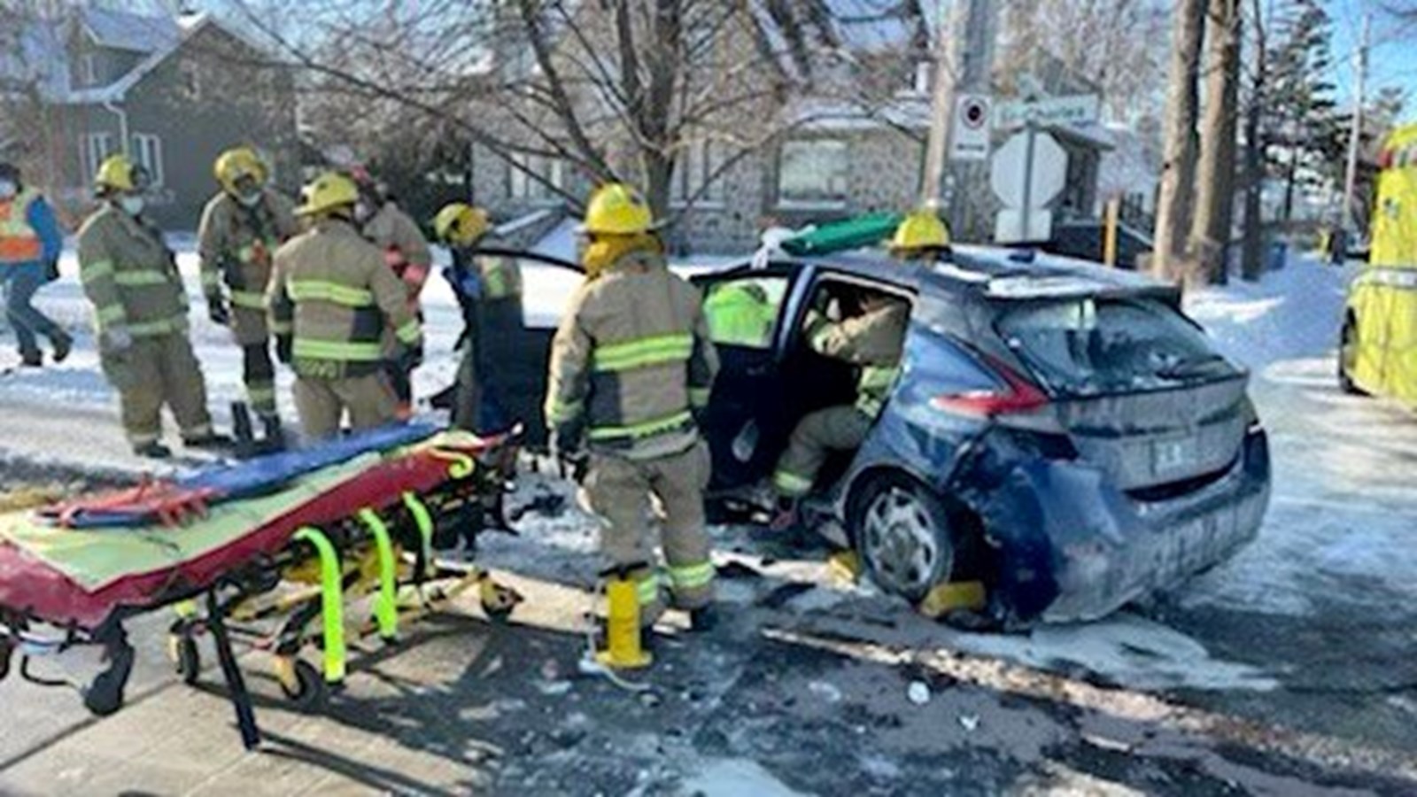 Une collision cause des blessures mineures à une conductrice à Vaudreuil-Dorion