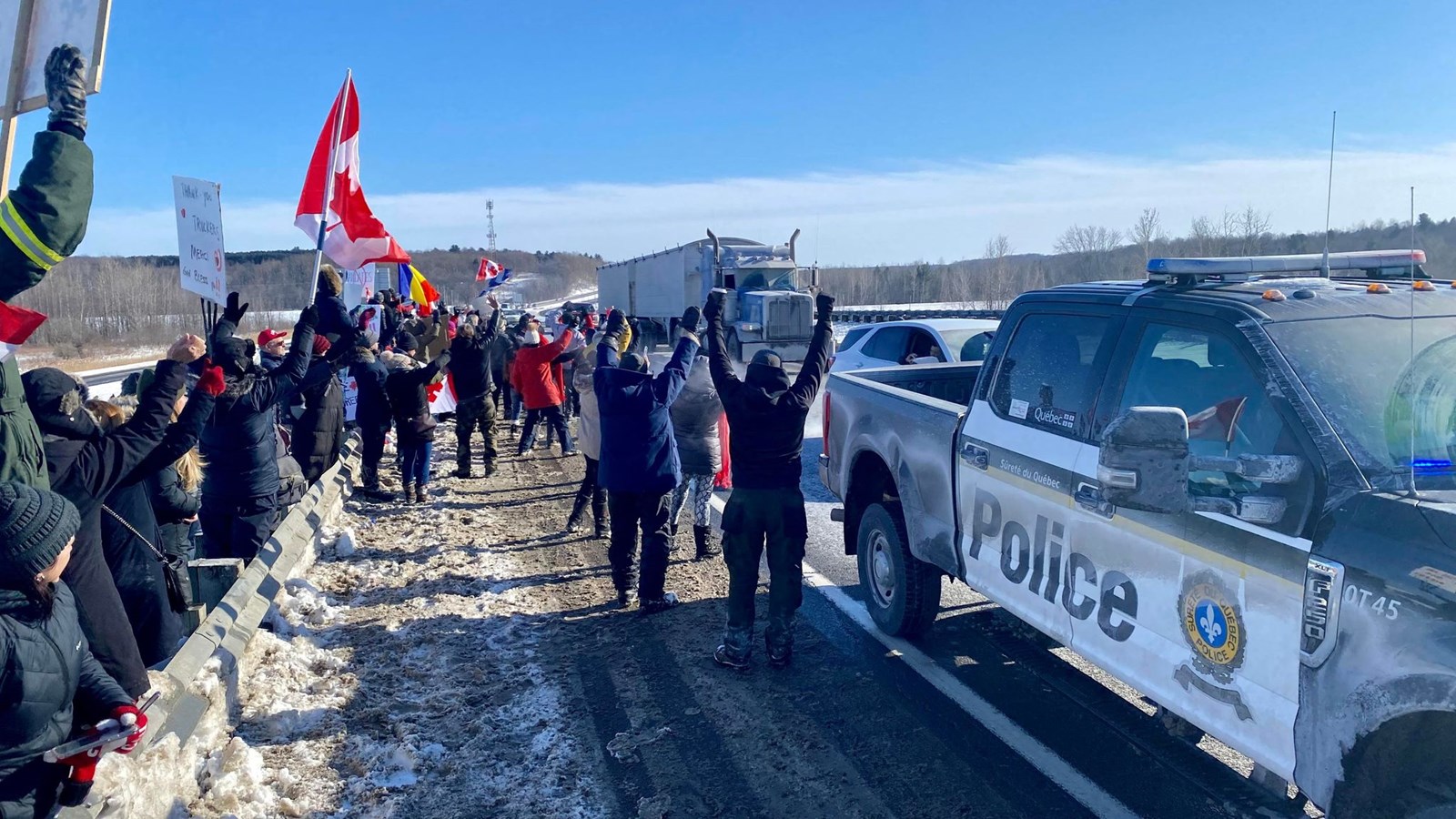 Convoi pour la liberté: la sortie 17 à Rigaud est fermée